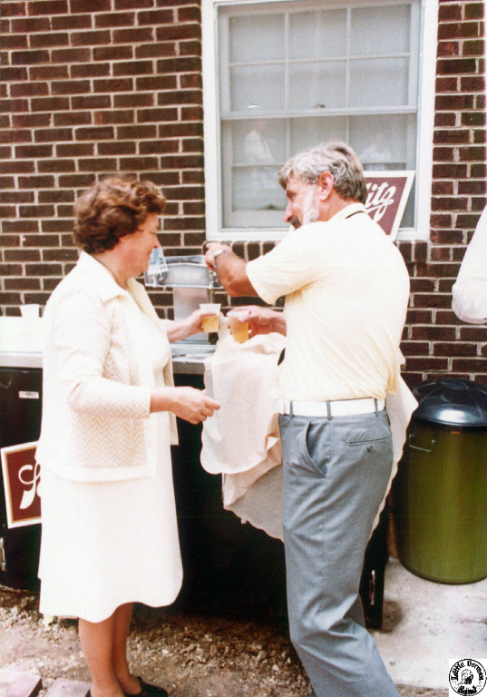 1980 06 29 52 Dick & Joyce's wedding.jpg